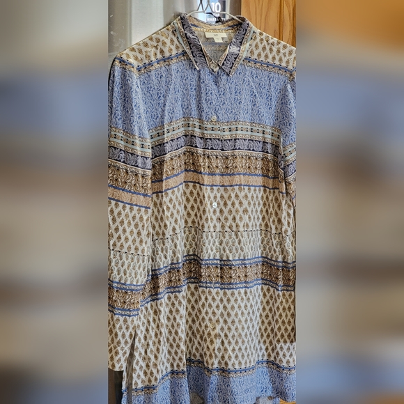 Button Down Long Sleeve Blouse - Picture 7 of 7